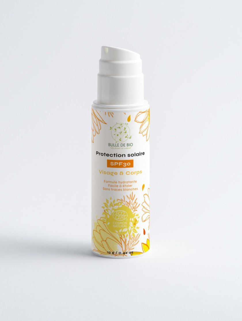 Crème solaire minérale SPF 30 visage et corps - Protection UVA UVB, formule végétale sans traces blanches.